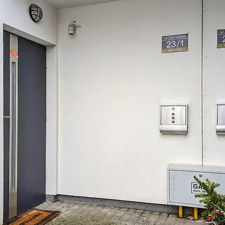 Stylowy Z Ogrodem & Parkingiem By Renters 아파트 *
